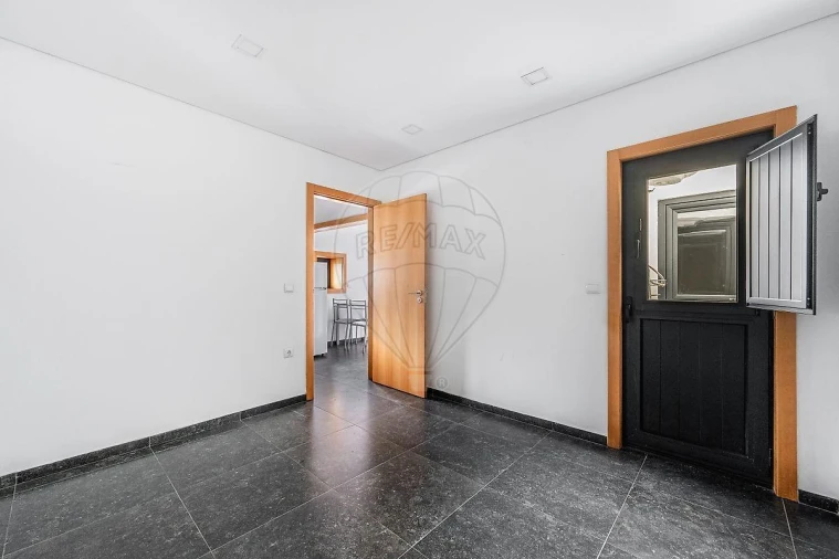 Moradia T3 para Venda em Fermentões Foto 23