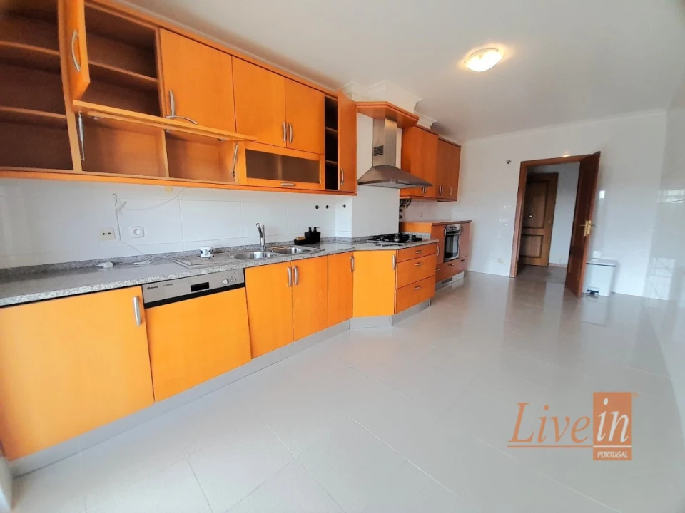 Apartamento T4 para Arrendamento em Ericeira Foto 6