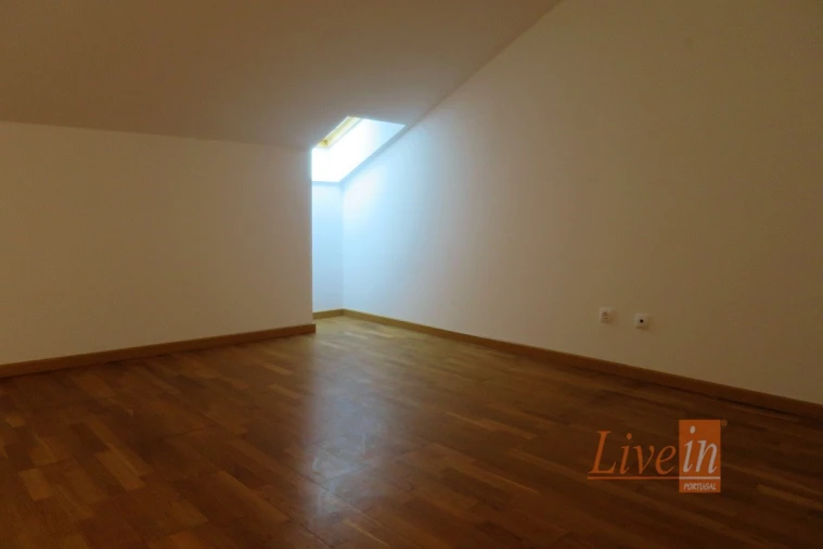 Apartamento T4 para Arrendamento em Ericeira Foto 35