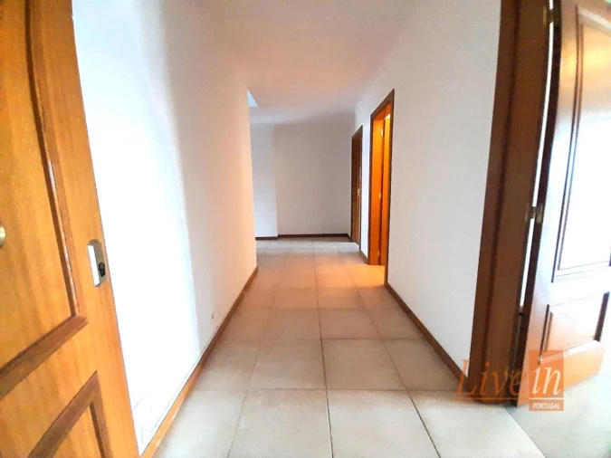Apartamento T4 para Arrendamento em Ericeira Foto 9