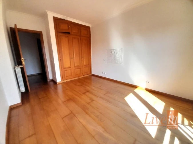 Apartamento T4 para Arrendamento em Ericeira Foto 23