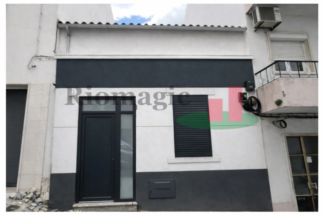 Moradia T3 para Venda em Marvila, Ribeira Santarém, São Salvador, São Nicolau Foto 1