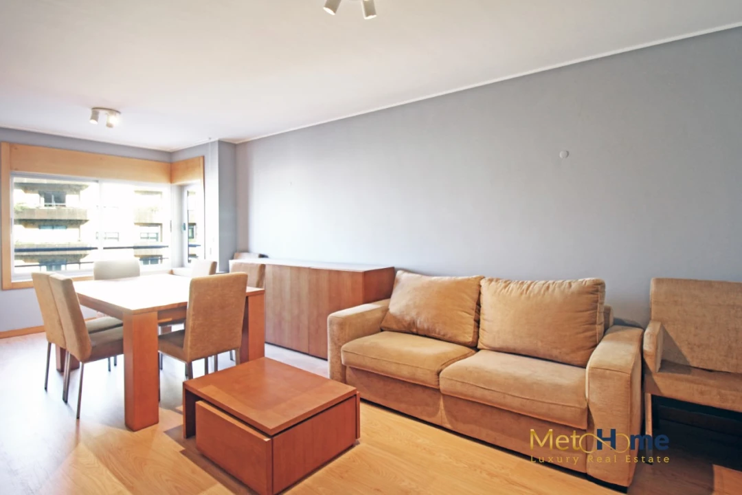 Apartamento T2 para Venda em Mafamude e Vilar do Paraíso Foto 2