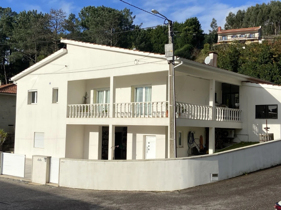 Moradia T4 para Venda em Vila Nova de Cerveira e Lovelhe Foto 1