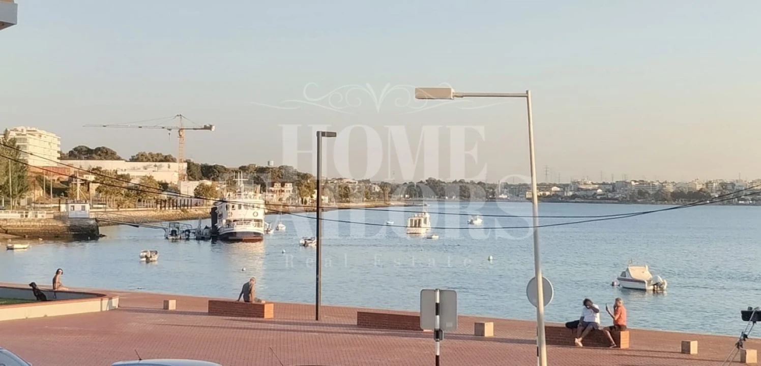 Prédio para Venda em Seixal, Arrentela e Aldeia de Paio Pires Foto 13