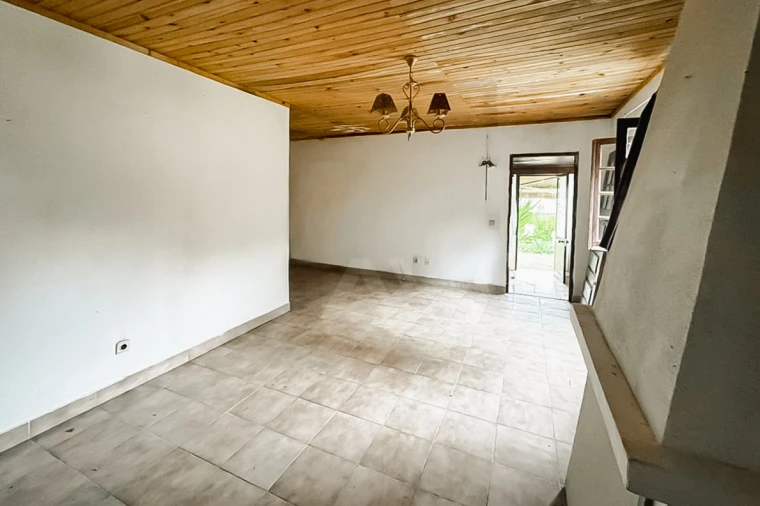 Moradia T2 para Venda em Colares Foto 1