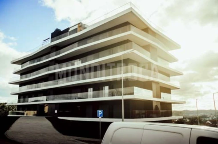 Apartamento T1 para Venda em Ferreiros e Gondizalves Foto 3