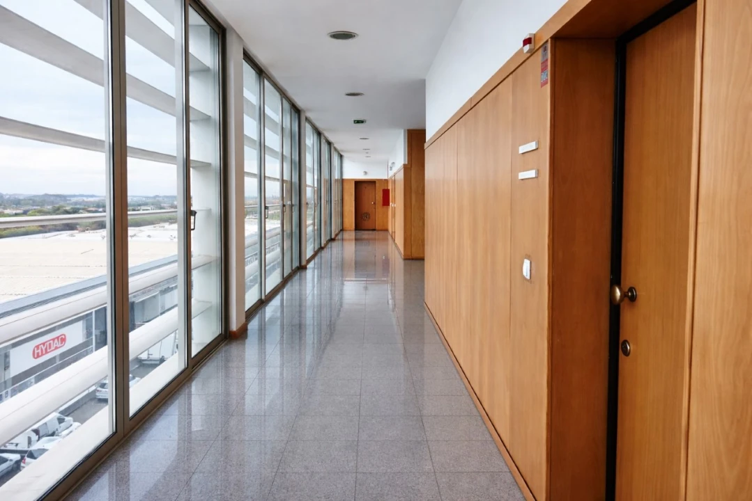 Escritório para Arrendamento em Moreira Foto 1