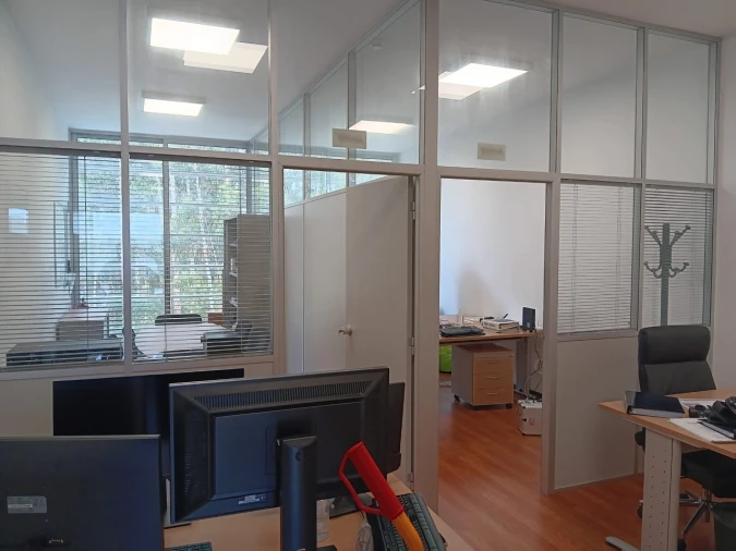 Escritório para Arrendamento em Moreira Foto 2