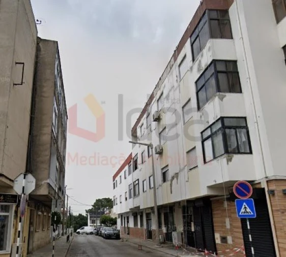 Loja para Arrendamento em Amora Foto 11