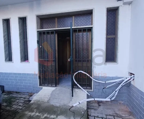 Loja para Arrendamento em Amora Foto 10