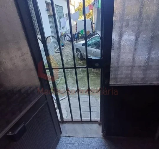 Loja para Arrendamento em Amora Foto 9