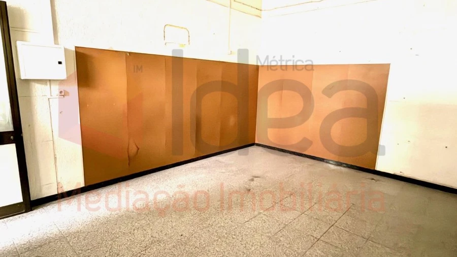 Loja para Arrendamento em Amora