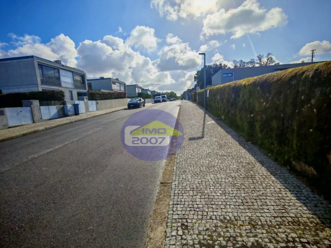 Terreno para Venda em Serzedo e Perosinho Foto 2