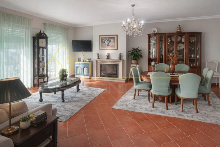 Moradia T5 para Venda em Marinha Grande Foto 1