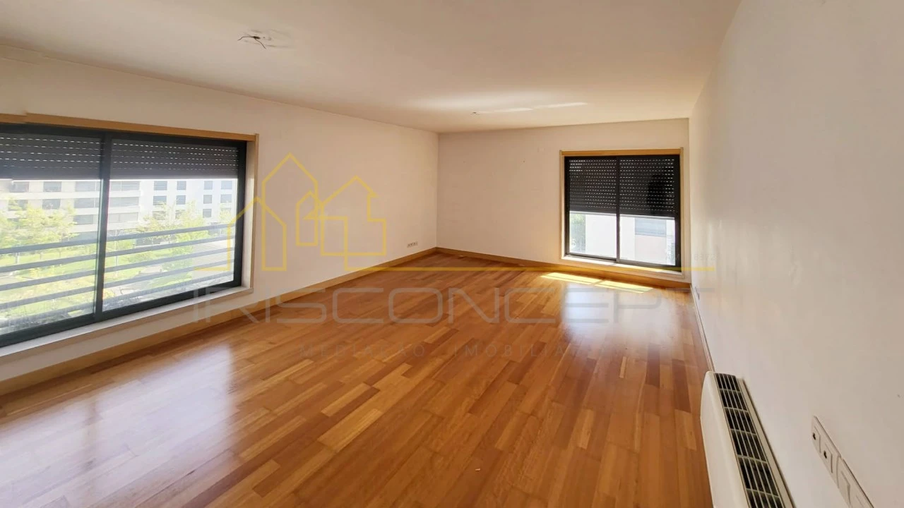 Apartamento T2 para Venda em São Domingos de Benfica Foto 6