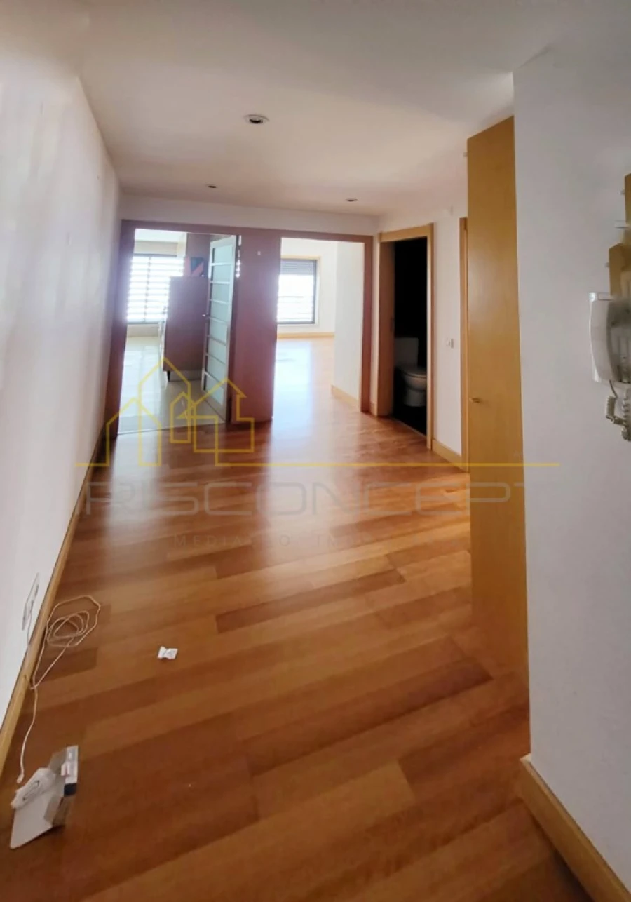 Apartamento T2 para Venda em São Domingos de Benfica Foto 9