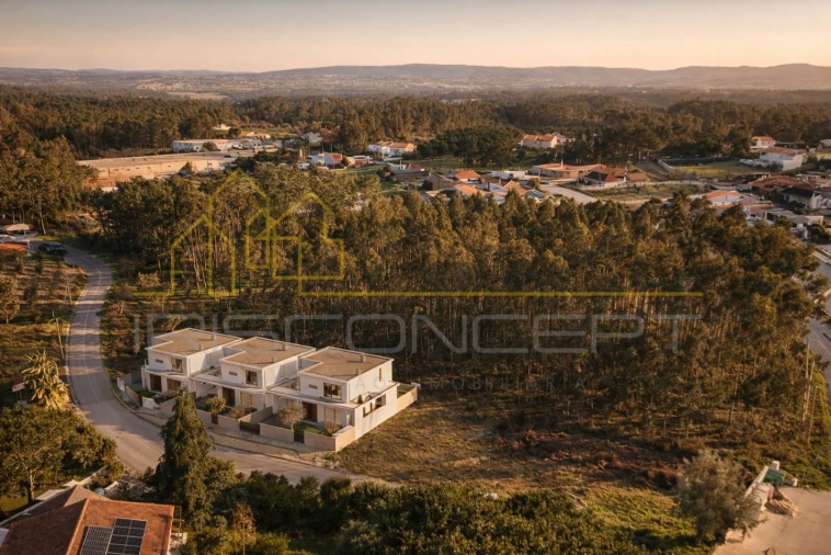 Moradia T4 para Venda em Maceira Foto 4