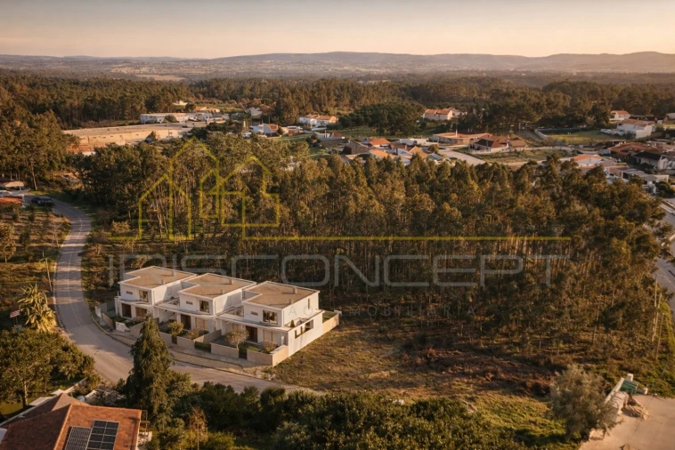 Moradia T4 para Venda em Maceira Foto 4