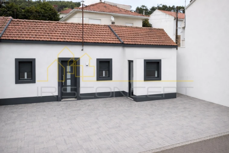 Moradia T2 para Venda em Maiorga