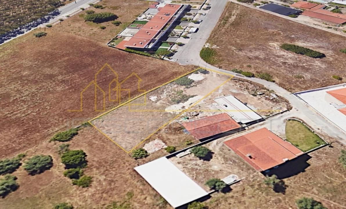 Terreno para Venda em Parceiros e Azoia Foto 1