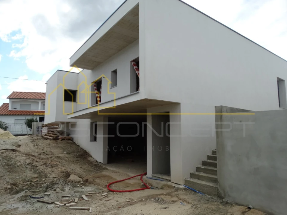 Moradia T3 para Venda em Leiria, Pousos, Barreira e Cortes Foto 15