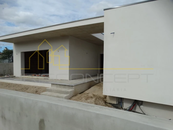 Moradia T3 para Venda em Leiria, Pousos, Barreira e Cortes Foto 13