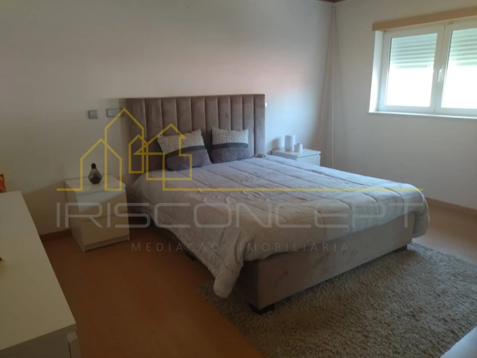 Moradia T5 para Venda em Maceira Foto 8