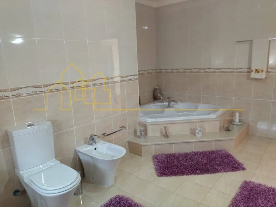 Moradia T5 para Venda em Maceira Foto 23