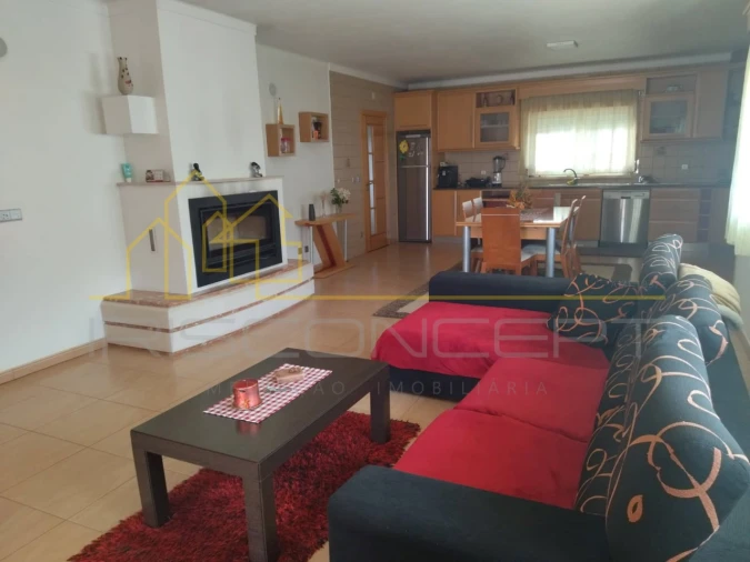 Moradia T5 para Venda em Maceira Foto 3