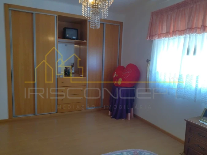 Moradia T5 para Venda em Maceira Foto 10