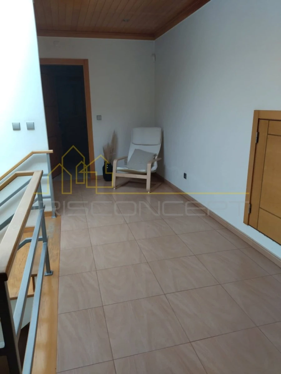 Moradia T5 para Venda em Maceira Foto 18