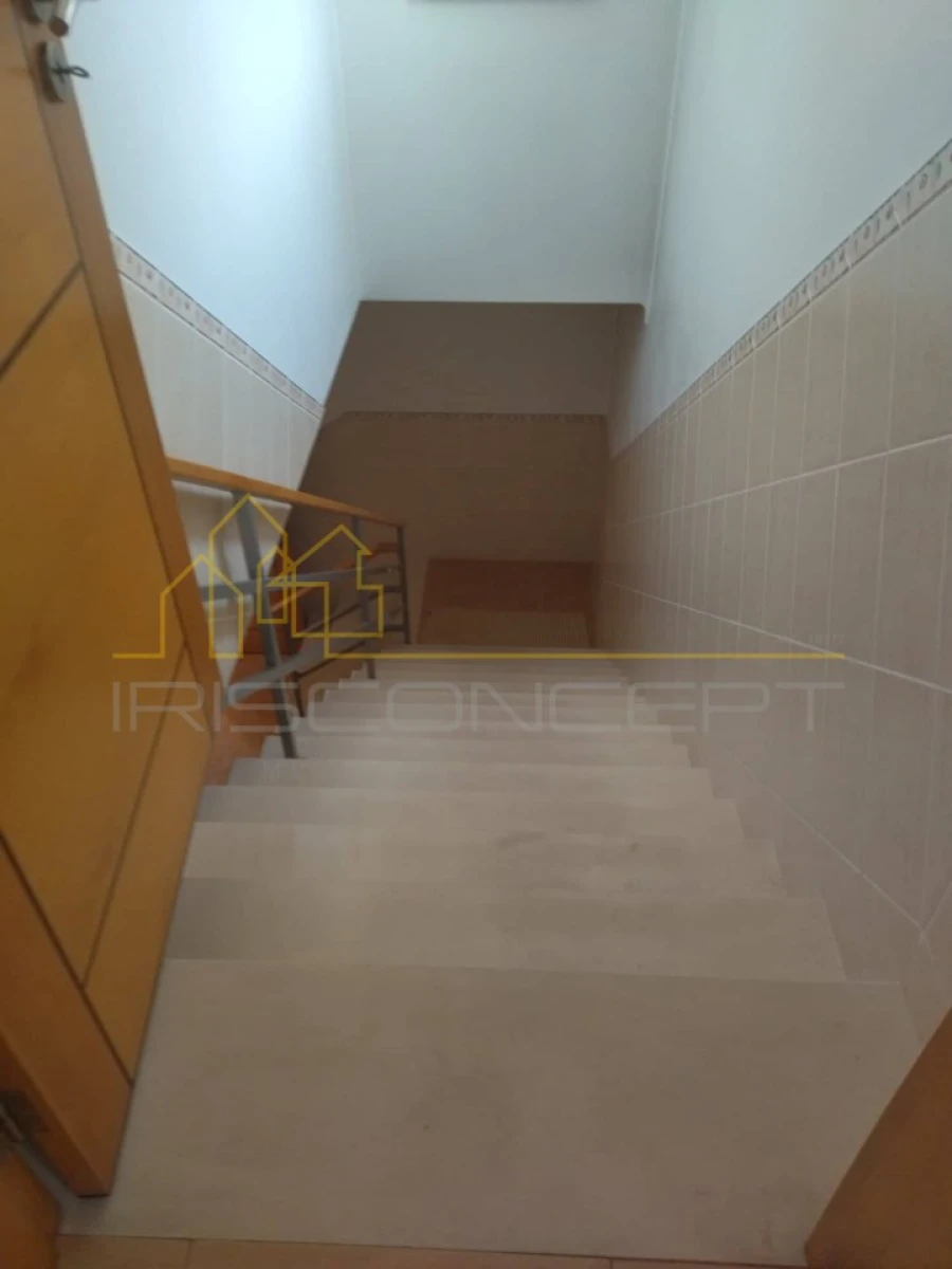 Moradia T5 para Venda em Maceira Foto 38