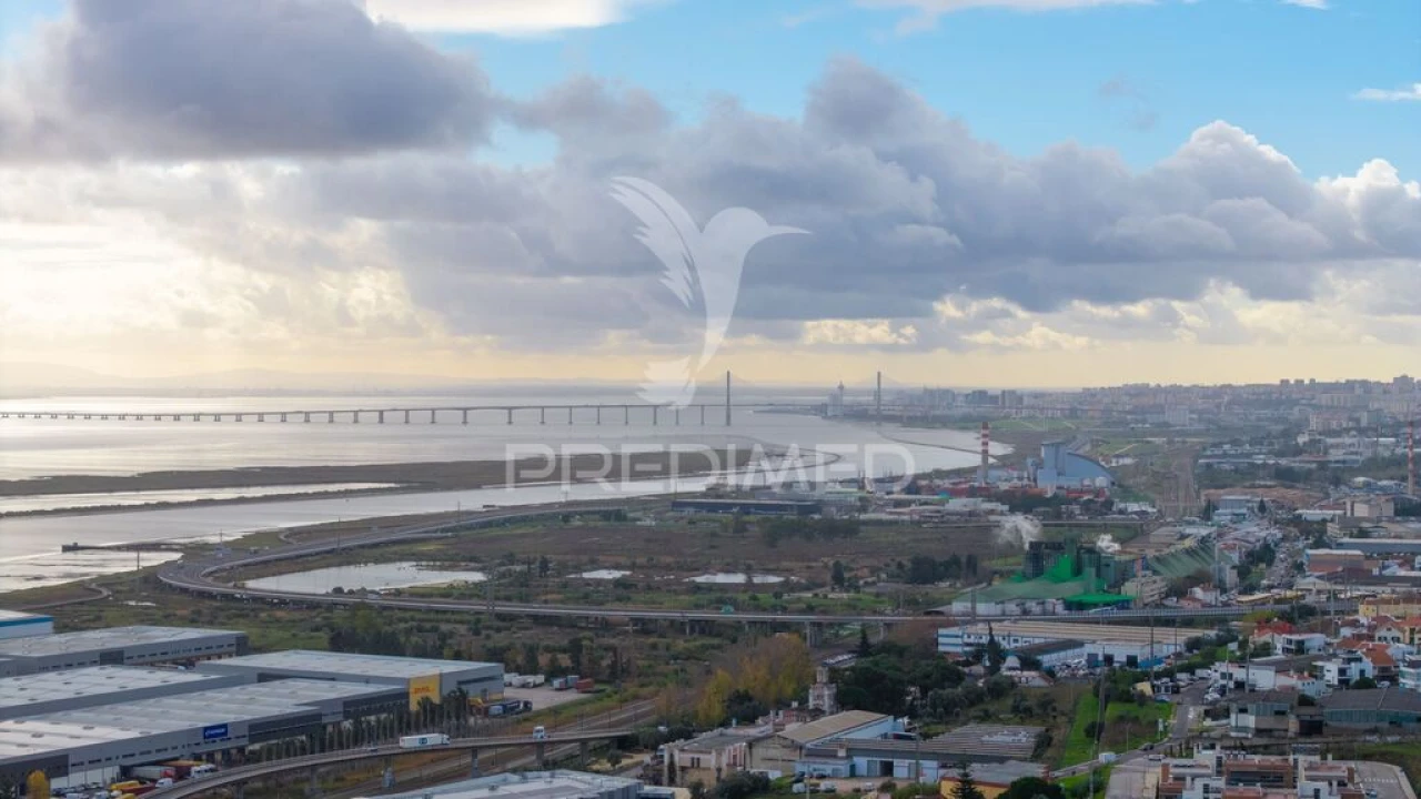 Apartamento T3 para Venda em Póvoa de Santa Iria e Forte da Casa Foto 19