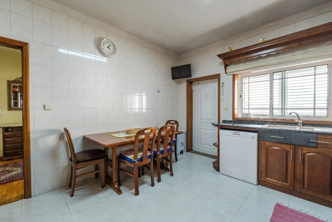 Moradia T4 para Venda em Rebordosa Foto 9