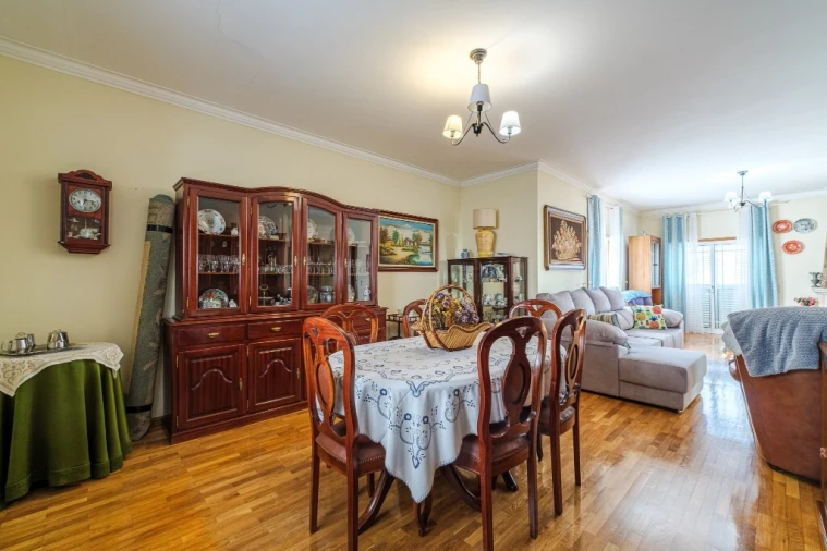 Moradia T4 para Venda em Rebordosa Foto 13