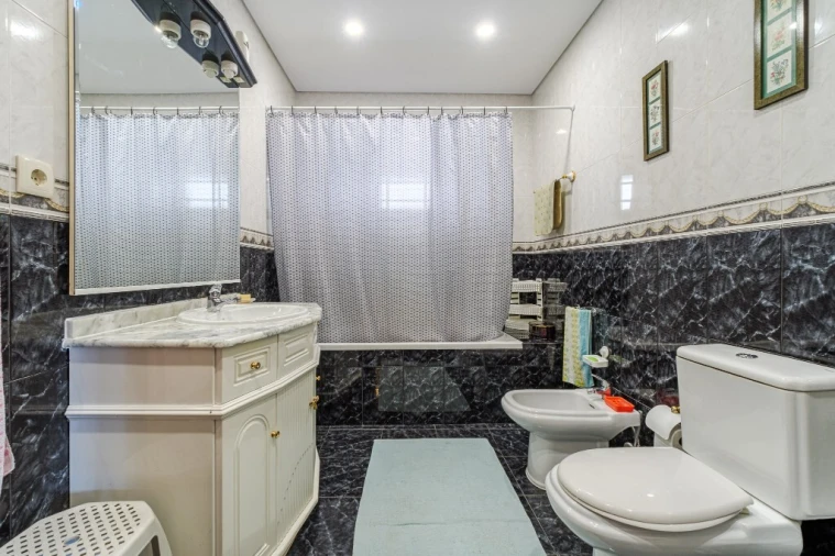 Moradia T4 para Venda em Rebordosa Foto 25