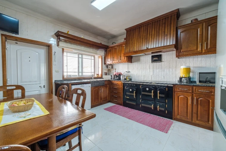 Moradia T4 para Venda em Rebordosa Foto 8