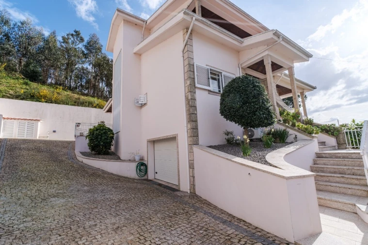 Moradia T4 para Venda em Rebordosa Foto 30