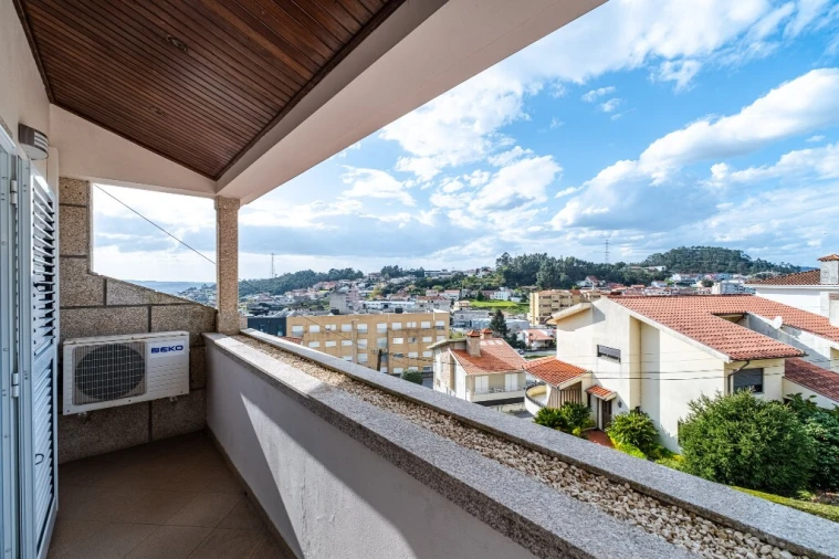 Moradia T4 para Venda em Rebordosa Foto 26