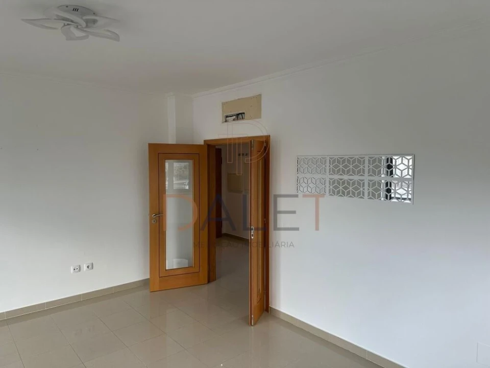 Apartamento T2 para Venda em Castelo Branco Foto 6