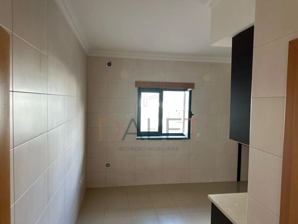 Apartamento T2 para Venda em Castelo Branco Foto 4