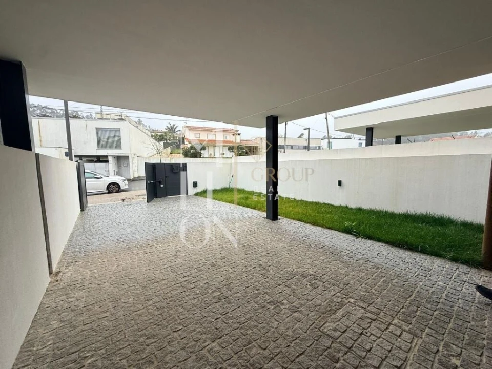 Moradia T3 para Venda em Bougado (São Martinho e Santiago) Foto 2