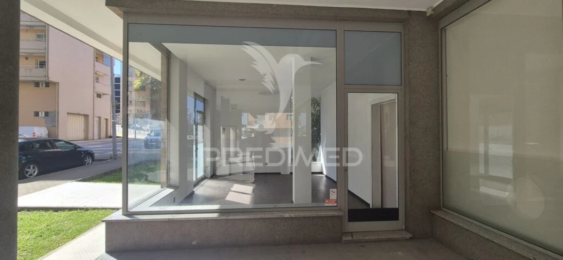 Loja para Venda em Real, Dume e Semelhe Foto 3