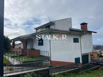 Moradia T3 para Venda em Arrifana