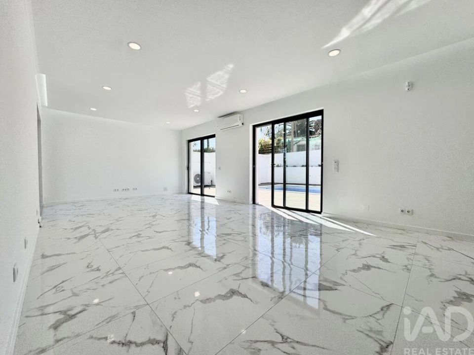 Moradia T3 para Venda em Lagos (São Sebastião e Santa Maria) Foto 14