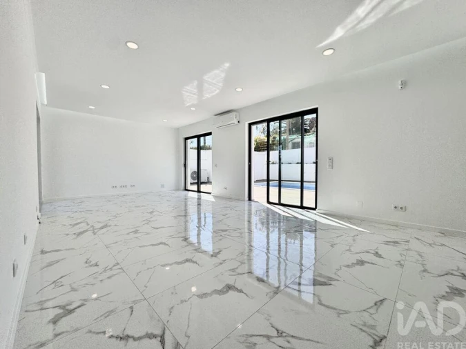 Moradia T3 para Venda em Lagos (São Sebastião e Santa Maria) Foto 14