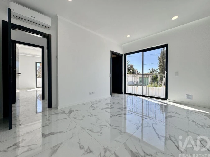 Moradia T3 para Venda em Lagos (São Sebastião e Santa Maria) Foto 17