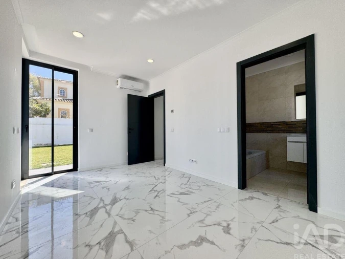 Moradia T3 para Venda em Lagos (São Sebastião e Santa Maria) Foto 15