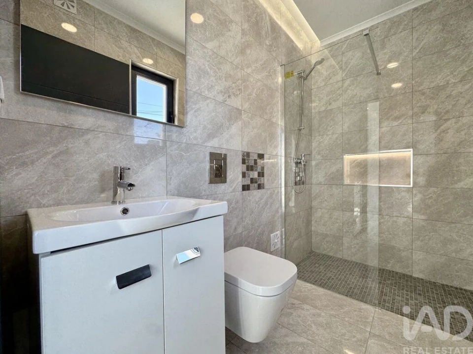 Moradia T3 para Venda em Lagos (São Sebastião e Santa Maria) Foto 18